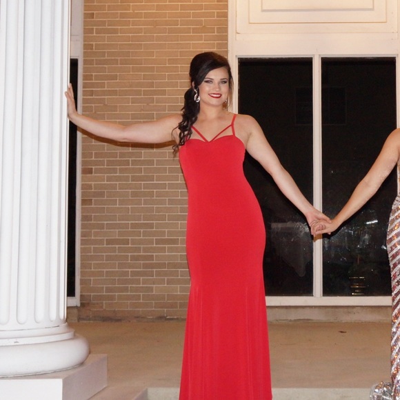 Dresses & Skirts - Red formal dress